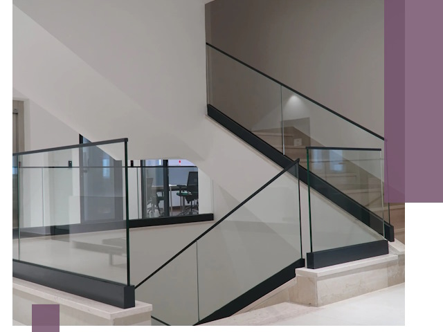 Стеклянные перила премиум-класса с установкой в Воркуте