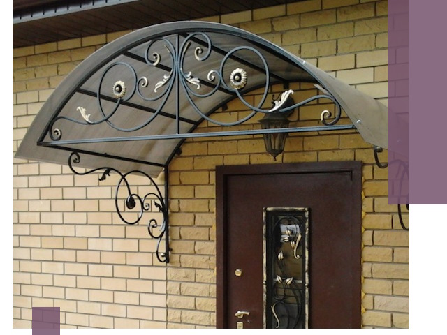 Изготовление козырьков из металла под ключ в Воркуте