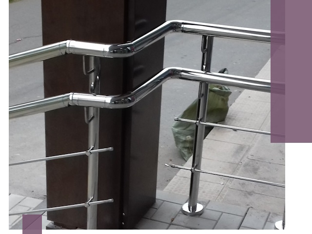 Монтаж поручней из нержавеющей стали в Воркуте качественно и быстро